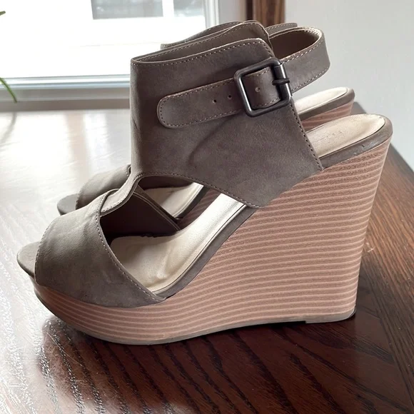 Maurices Wedge Heels - Picture 2 of 4